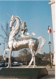 Stanimir KRSTIC - La Comédie Mythologique, licorne chevauchée avec la reine Sirène.jpeg