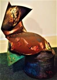 Sylvain ZABETH - 2)1988 New-York usa 'L'elevation de Marie Madeleine' Pot de fleur plastique et peinture acrylique, collage papier, craie et pastel 65x40 cm.jpg
