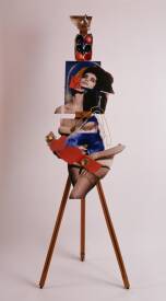 Sylvain ZABETH - 9) 1991 Paris 'L'oeuf et la Femme 'Morceau de trottoir de Paris, collage papier et objets divers assemblées sur trépied, peinture acrylique                160 x47cm.JPG